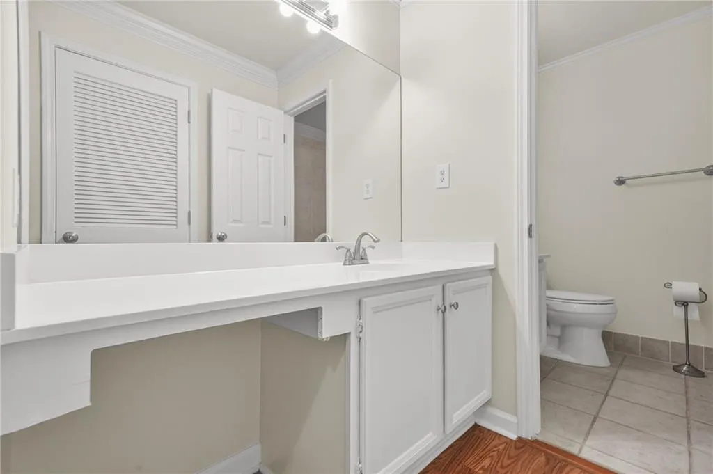 Atlanta, Georgia 30324, United States, 2 Bedrooms Bedrooms, ,2 BathroomsBathrooms,Residential,Active,195140