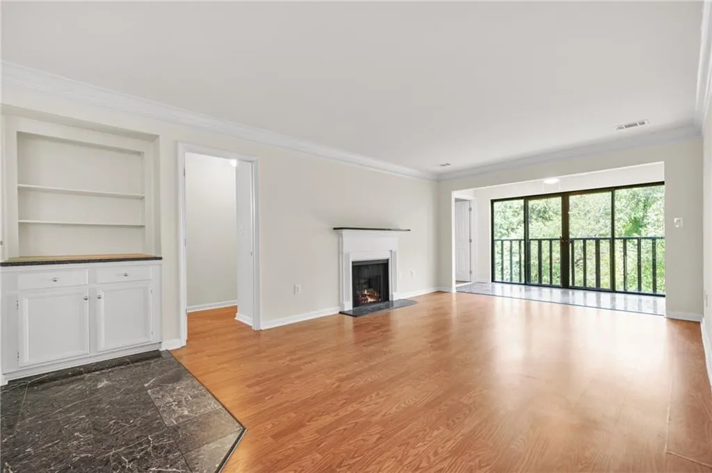 Atlanta, Georgia 30324, United States, 2 Bedrooms Bedrooms, ,2 BathroomsBathrooms,Residential,Active,195140