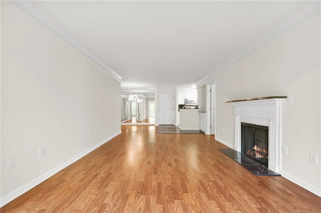 Atlanta, Georgia 30324, United States, 2 Bedrooms Bedrooms, ,2 BathroomsBathrooms,Residential,Active,195140