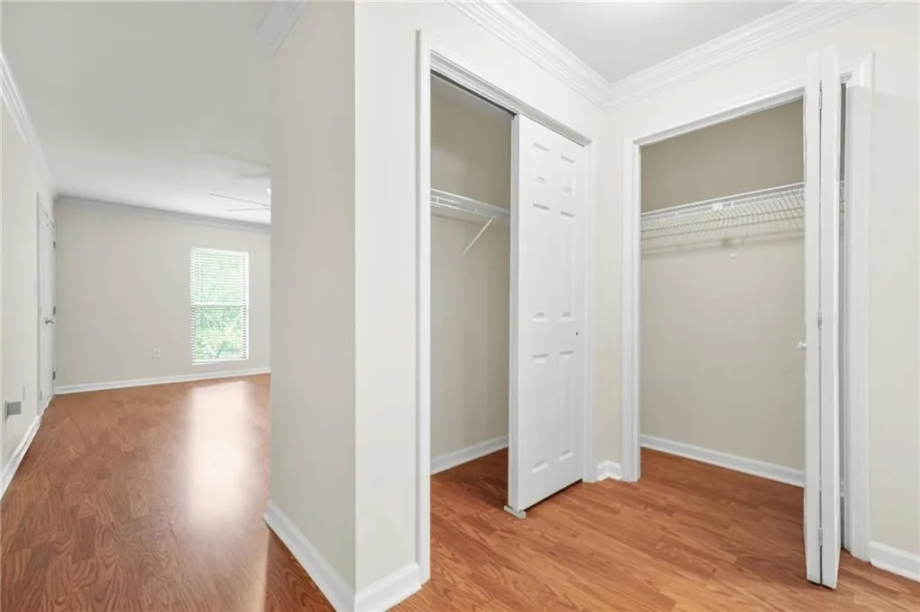 Atlanta, Georgia 30324, United States, 2 Bedrooms Bedrooms, ,2 BathroomsBathrooms,Residential,Active,195140