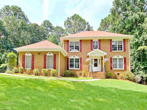 Homes For Sale - 254 Graves Road<br/> Fayette County, Fayetteville, GA 30214