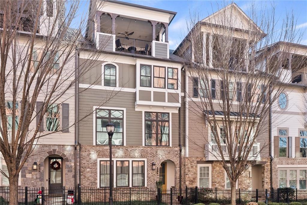 976 Memorial Walk SE