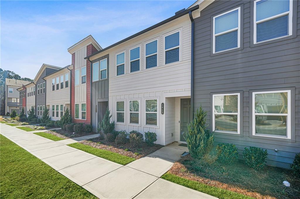 1645 Winpost Lane NW