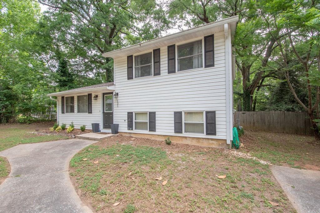 121 Sweetgum Road