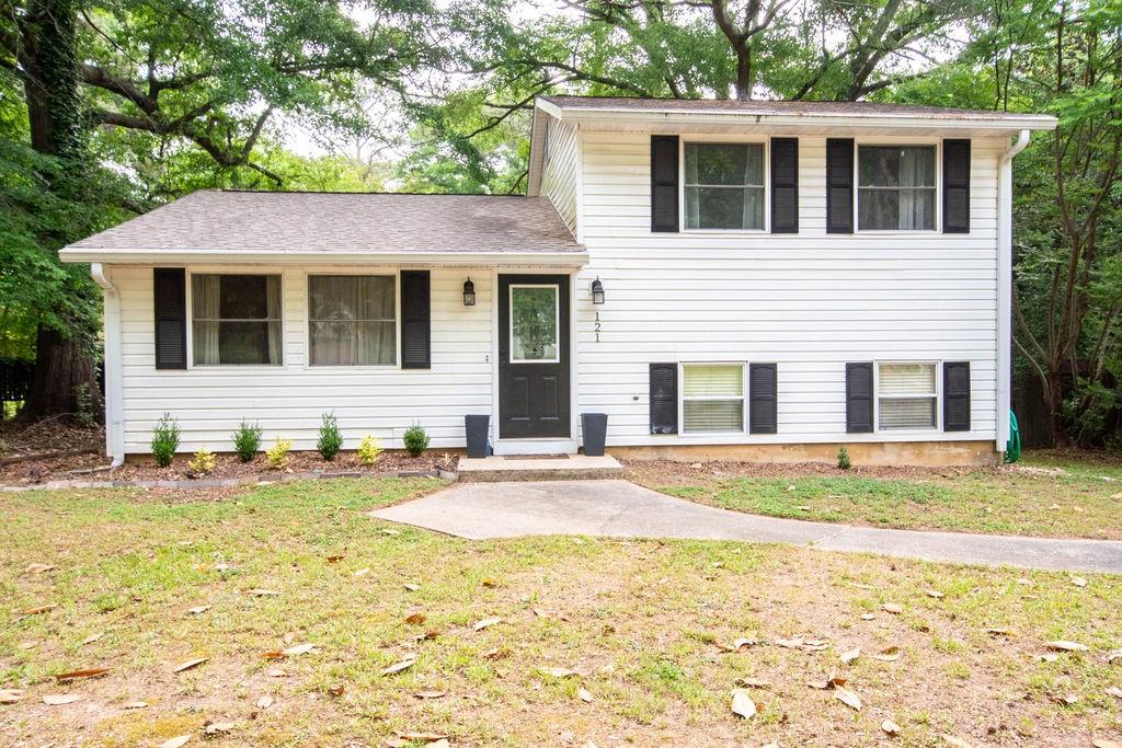 Photo 1 of 34 — 121 Sweetgum Road, Peachtree City, GA 30269