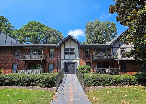 Condo For Sale - 6851 Roswell Road #H-31<br/> Sandy Springs, GA 30328