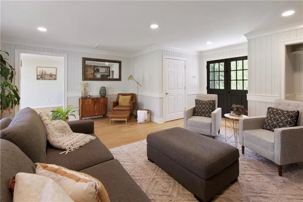 Gainesville, Georgia 30506, United States, 4 Bedrooms Bedrooms, ,4 BathroomsBathrooms,Residential,Coming Soon,88855