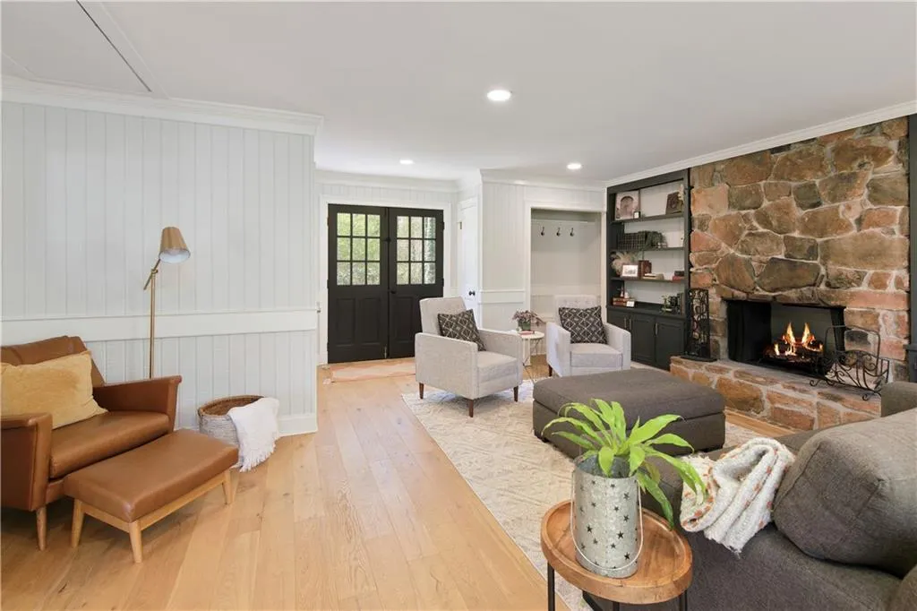 Gainesville, Georgia 30506, United States, 4 Bedrooms Bedrooms, ,4 BathroomsBathrooms,Residential,Coming Soon,88855