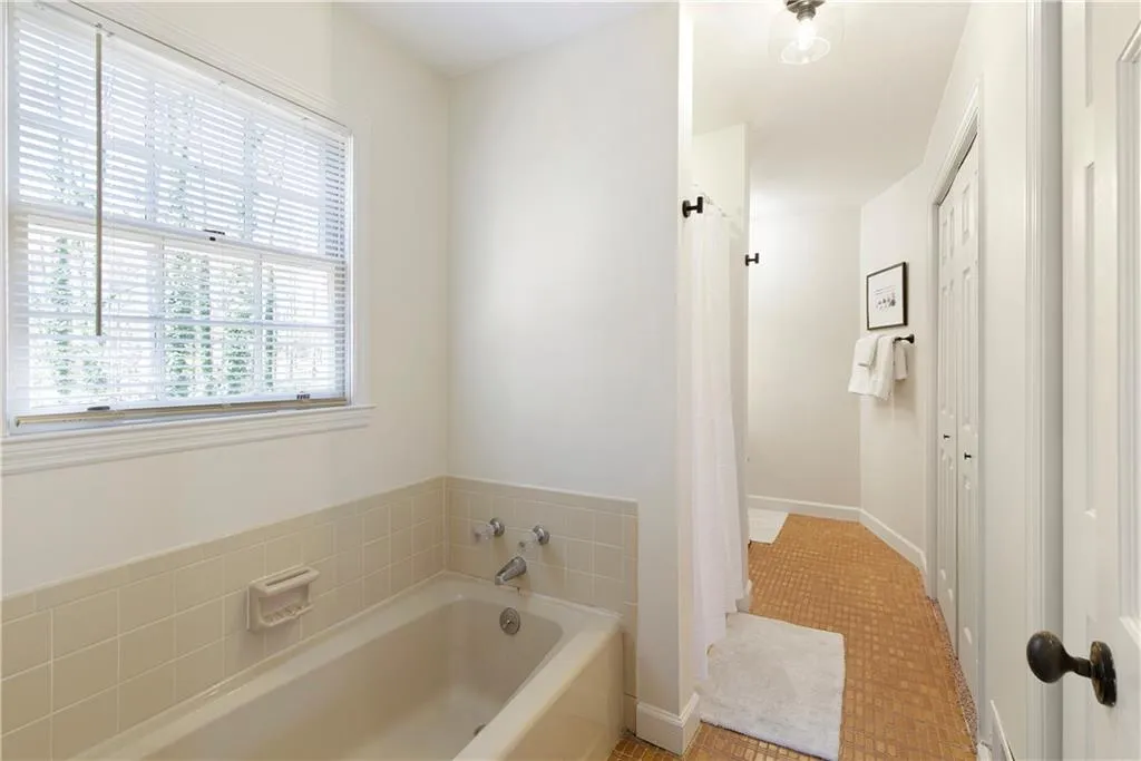 Gainesville, Georgia 30506, United States, 4 Bedrooms Bedrooms, ,4 BathroomsBathrooms,Residential,Coming Soon,88855