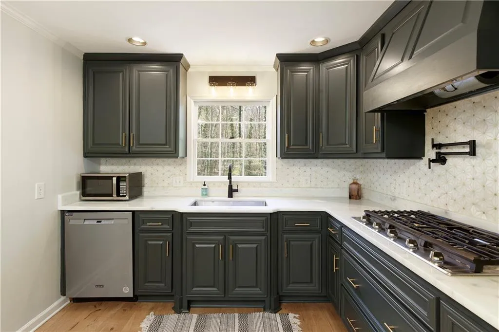 Gainesville, Georgia 30506, United States, 4 Bedrooms Bedrooms, ,4 BathroomsBathrooms,Residential,Coming Soon,88855