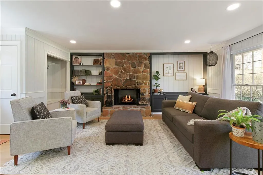 Gainesville, Georgia 30506, United States, 4 Bedrooms Bedrooms, ,4 BathroomsBathrooms,Residential,Coming Soon,88855