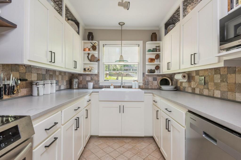 1850 Winchester Trail, Brookhaven, Georgia image 10