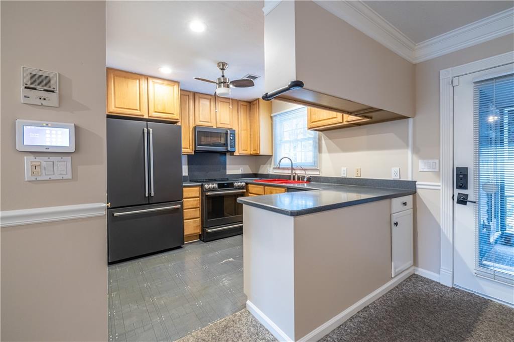 6700 Roswell Road 1C