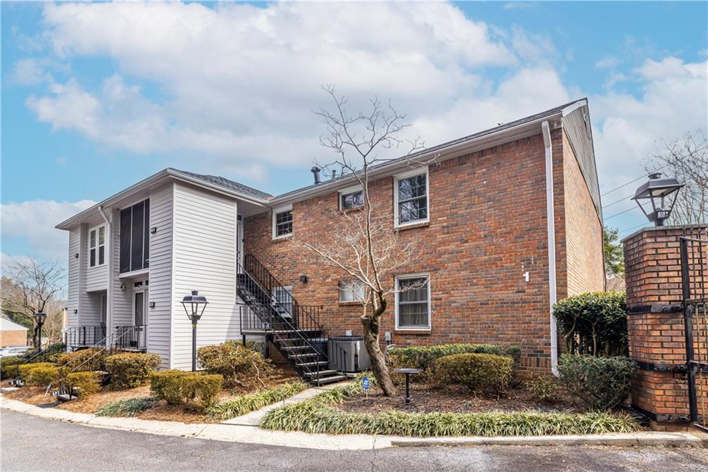 6700 Roswell Road 1C