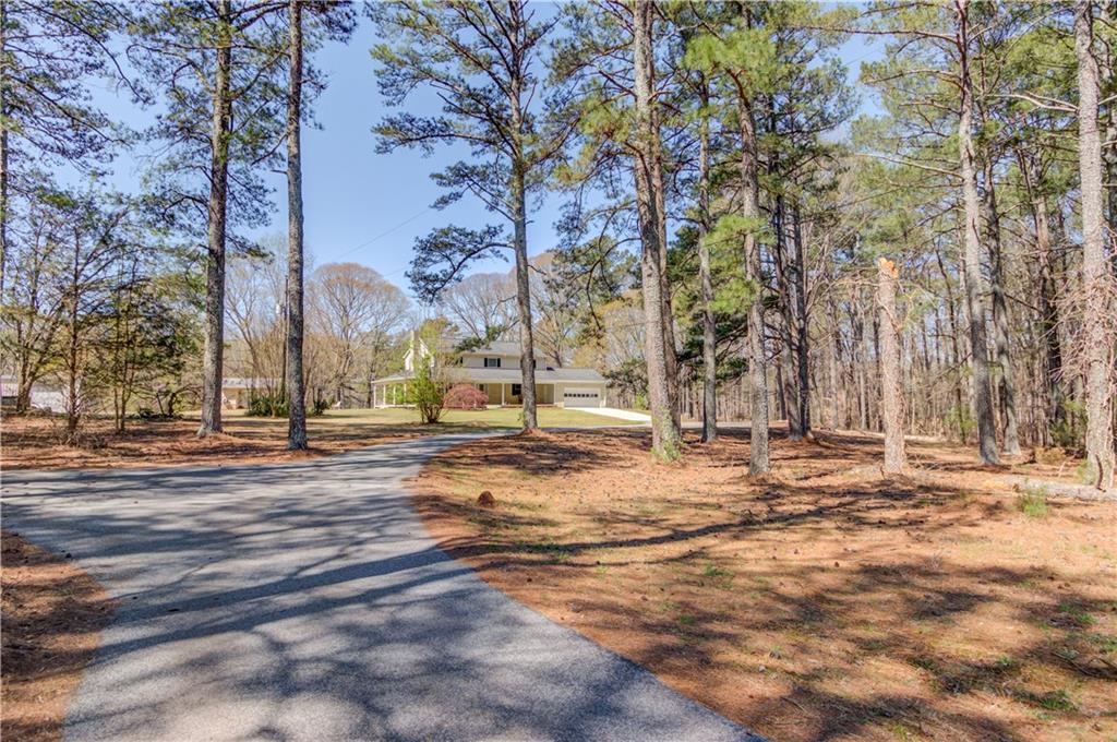 692 W Union Grove Circle, Auburn, Georgia image 2