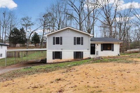 Homes For Sale - 5754 Amalfi Way<br/> Douglasville, GA 30135