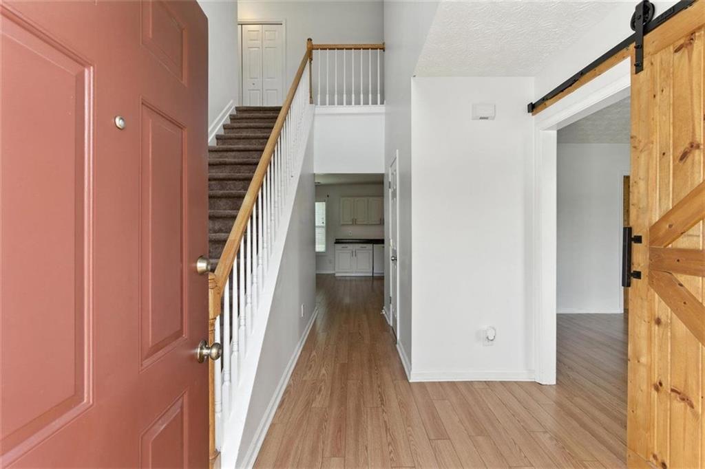 150 Crestworth Xing