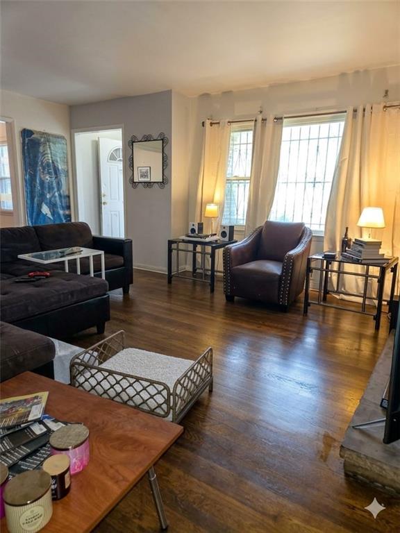 250 W Lake Avenue NW