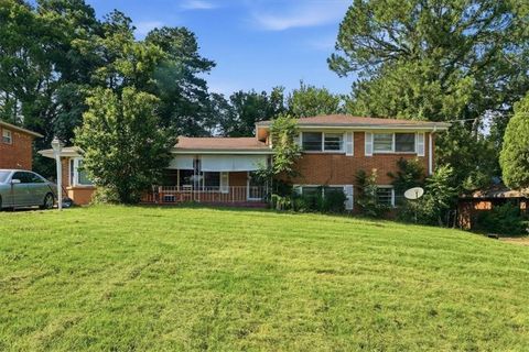 Photo of 2914 Valley Ridge Drive, Decatur, GA 30032 (MLS # 7801669)