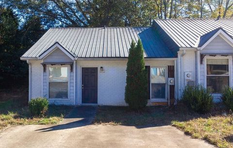 Townhouse For Sale - 8652 Ashley Way<br/> Douglas County, Douglasville, GA 30134