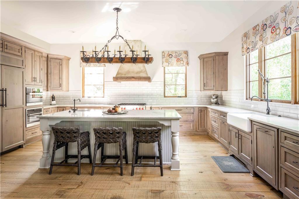 3118 W Roxboro Road NE