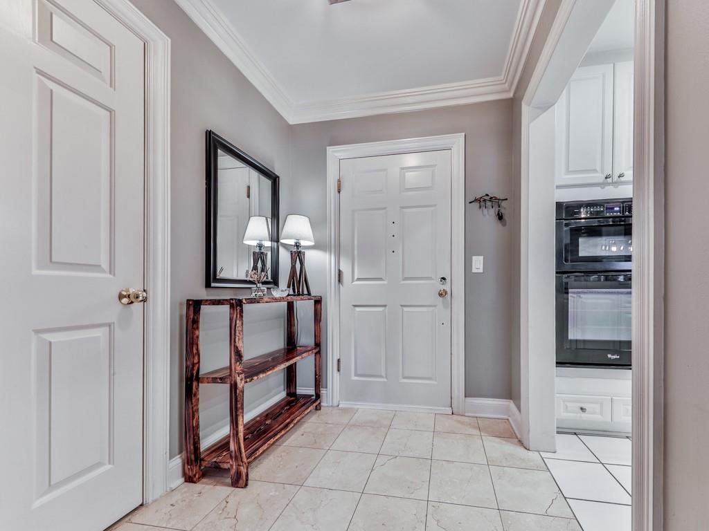 211 COLONIAL HOMES Drive NW 2501