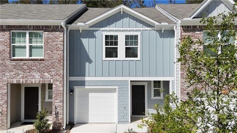 Townhouse For Sale - 1107 Lucienne Boulevard<br/> Auburn, GA 30011