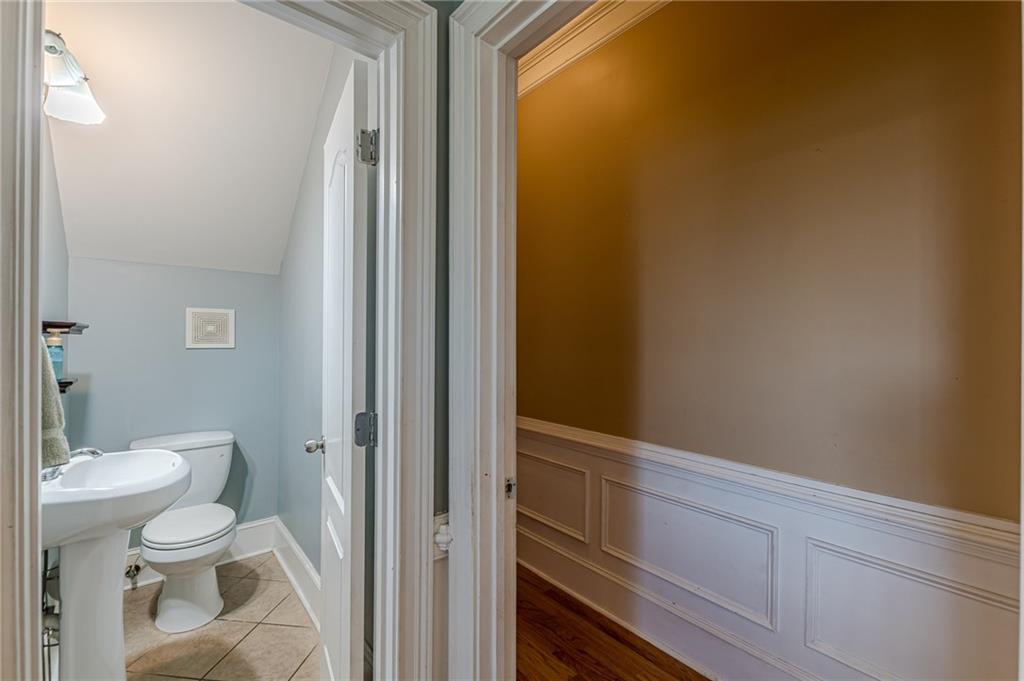 3044 Dogwood Drive, Atlanta, Georgia image 18