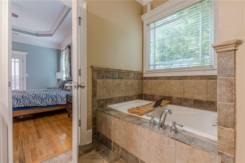 3044 Dogwood Drive, Atlanta, Georgia image 22