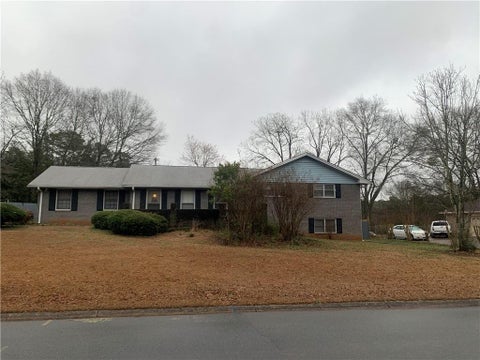 Homes For Sale - 8806 Twin Oaks Drive<br/> Jonesboro, GA 30236