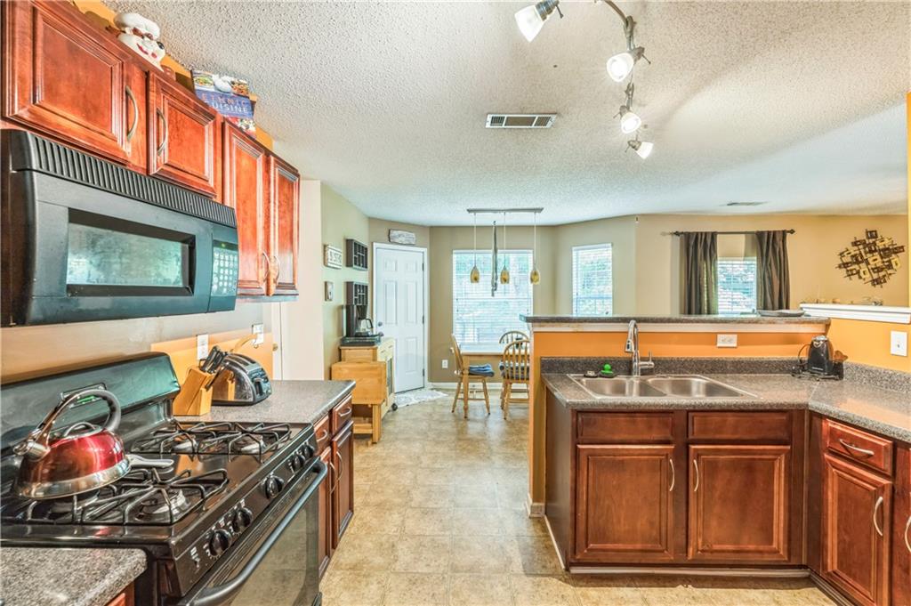 2130 Boulder Gate Drive, Ellenwood, Georgia image 13