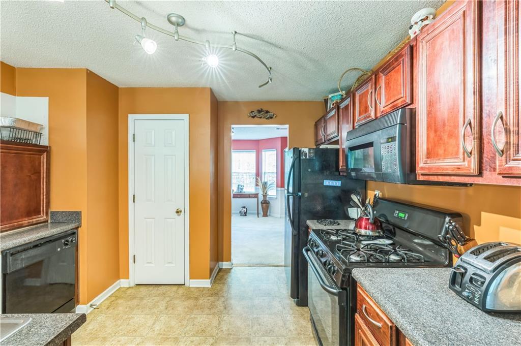 2130 Boulder Gate Drive, Ellenwood, Georgia image 12