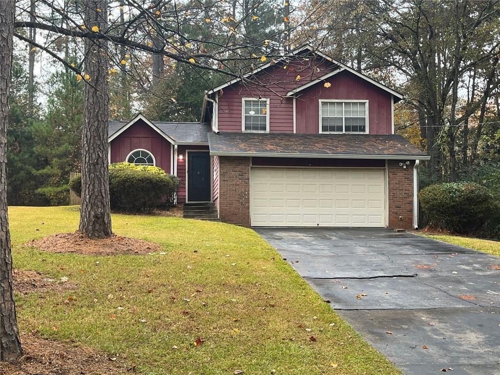 Beautifully Remodeled Split Level Home in quiet neighborhood. 3 Bedrooms up and 1 Lower flex space with bath that can be used for office, exercise or a 4th bedroom. 3 Full Baths. Spacious eat in kitchen, Separate Living and Dining Room. LR/ DR and kitchen open to each other creating great space for entertaining. Hardwood flooring throughout.
New Energy Efficient windows and sliding Glass door have been ordered and will be installed soon!
Will consider pets on case by case basis.
Great location, close to Conyers shopping and dining.
Owner is an Licensed Real Estate Agent