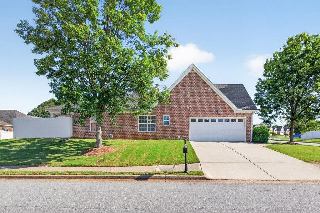 1237 Laurelwood Lane