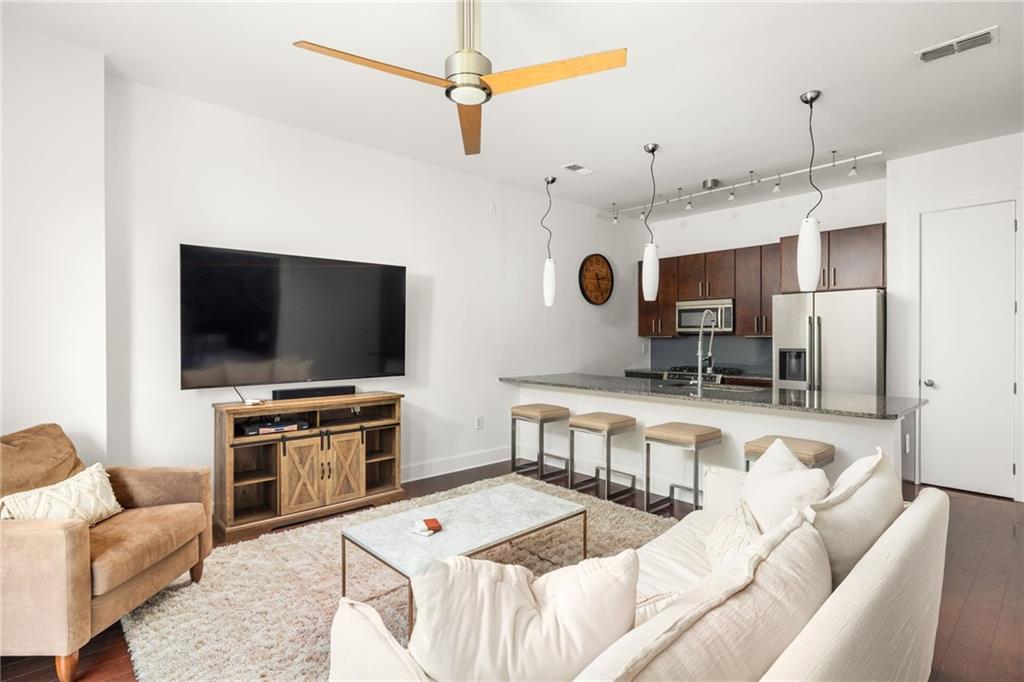 200 N Highland Avenue NE 207
