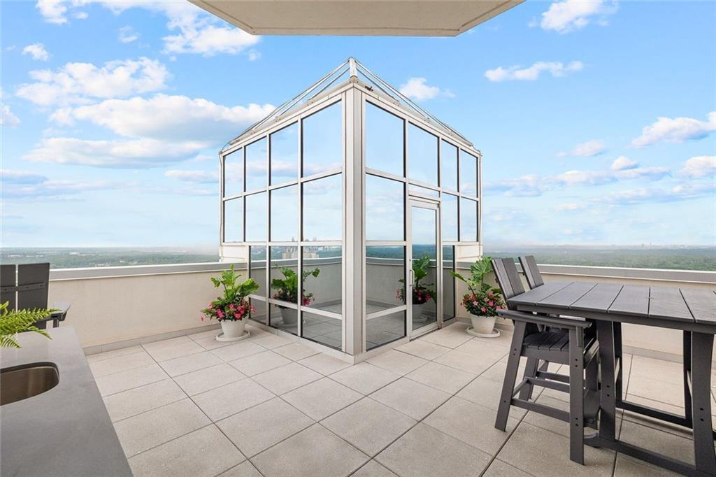 2828 Peachtree Road NW P 3300