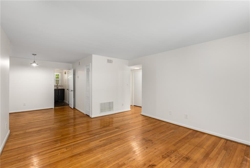 1010 Scott Boulevard D7