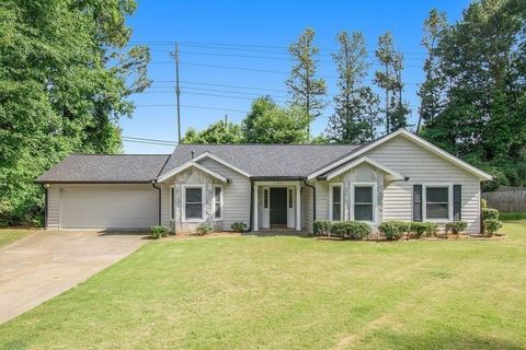 Photo of 140 Crabtree Drive, Roswell, GA 30076 (MLS # 7734183)