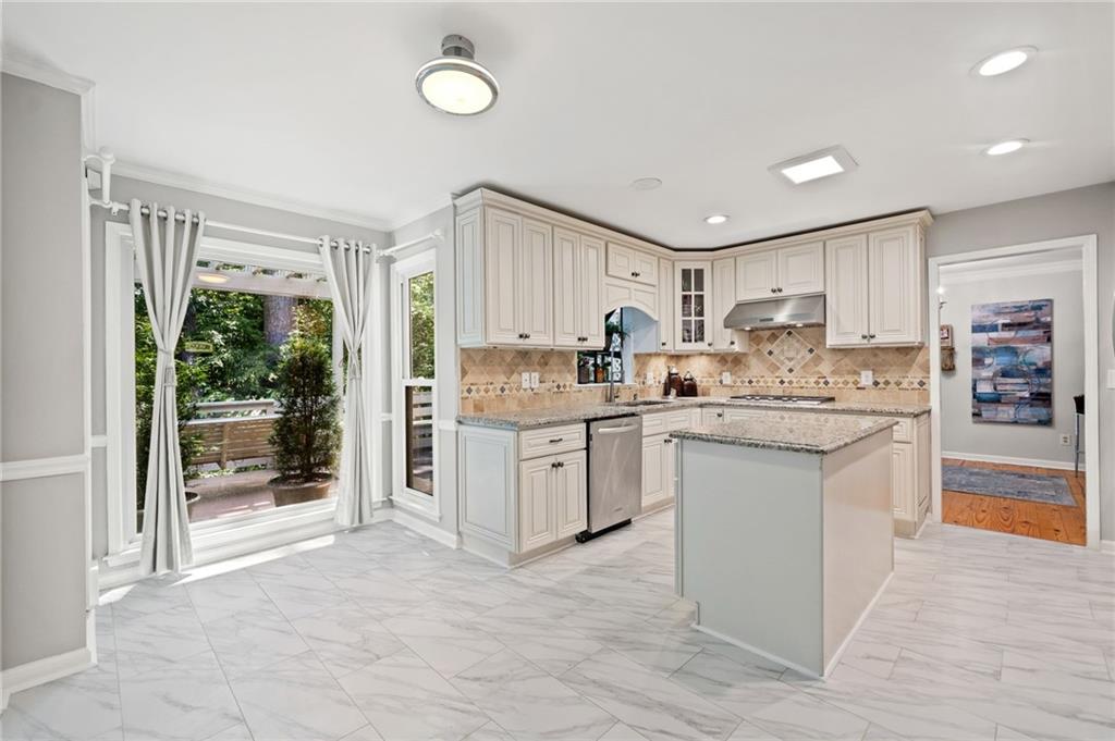 411 Woodstone West Drive