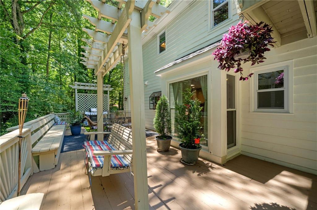 411 Woodstone West Drive