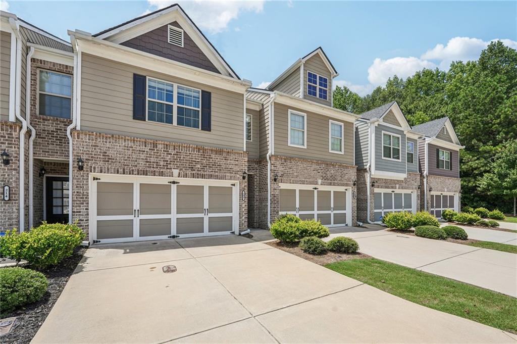 208 Trailside Way