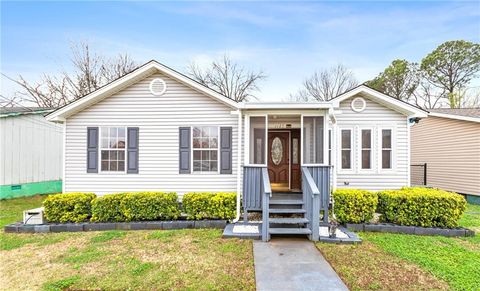 Homes For Sale - 1125 John J Eagan Drive<br/> Birmingham, AL 35204