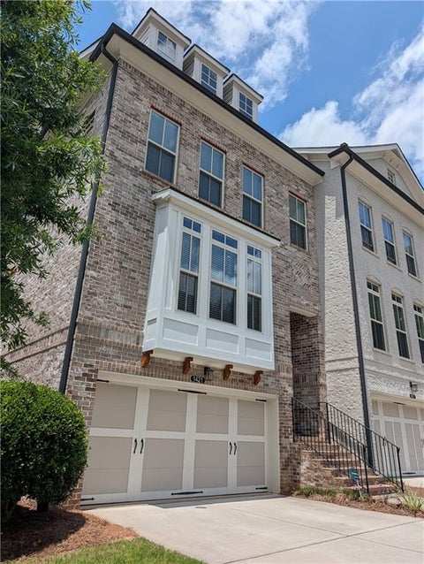 Townhouse For Sale - 1421 Wisteria Wall Drive<br/> Suwanee, GA 30024