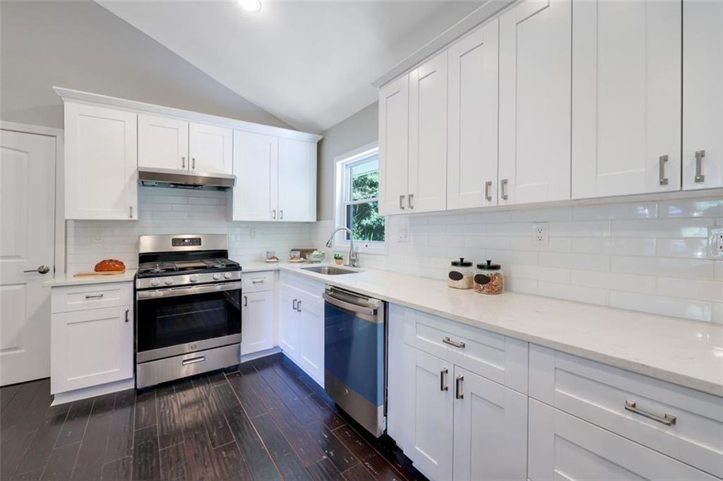 1976 Dering Circle NE