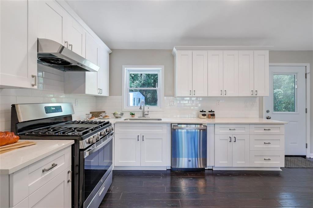 1976 Dering Circle NE