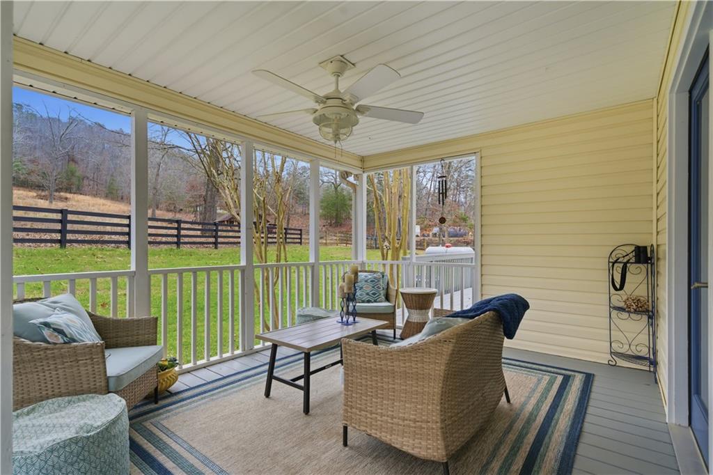 680 E Valley Road NE