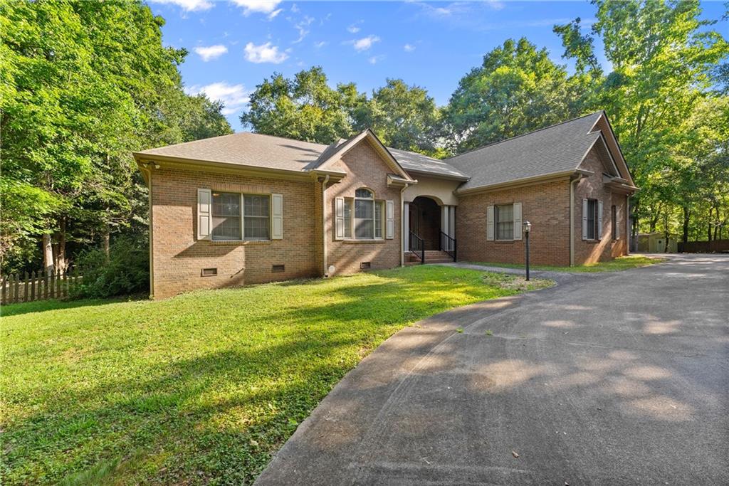 207 Riverbend Circle