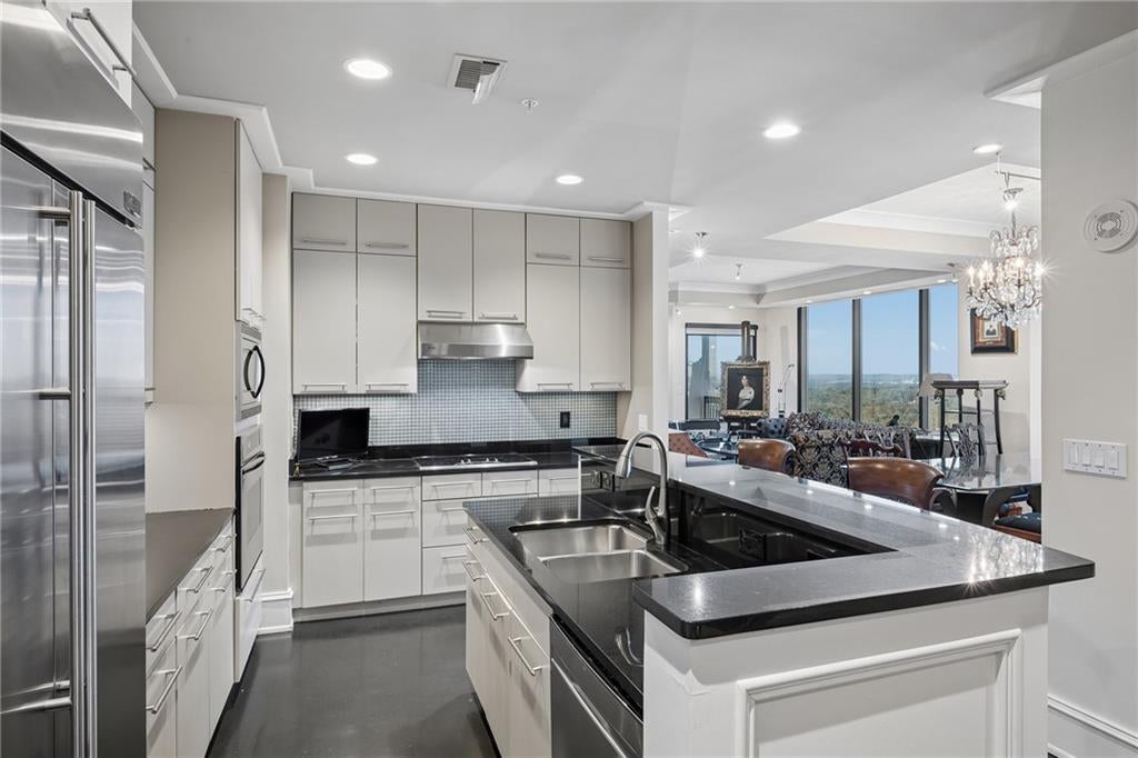 2828 Peachtree Road NW 2403