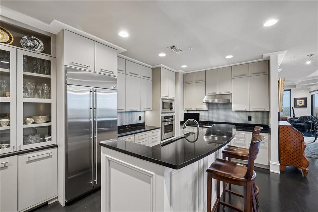 2828 Peachtree Road NW 2403