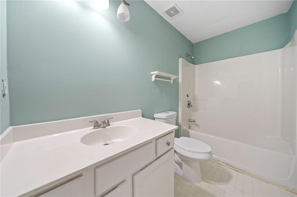 Halstead Lakes - Residential